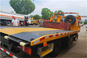 平南附近拖车电话号码服务