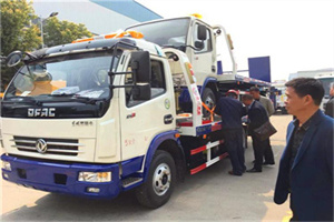 平南汽车道路救援拖车价格